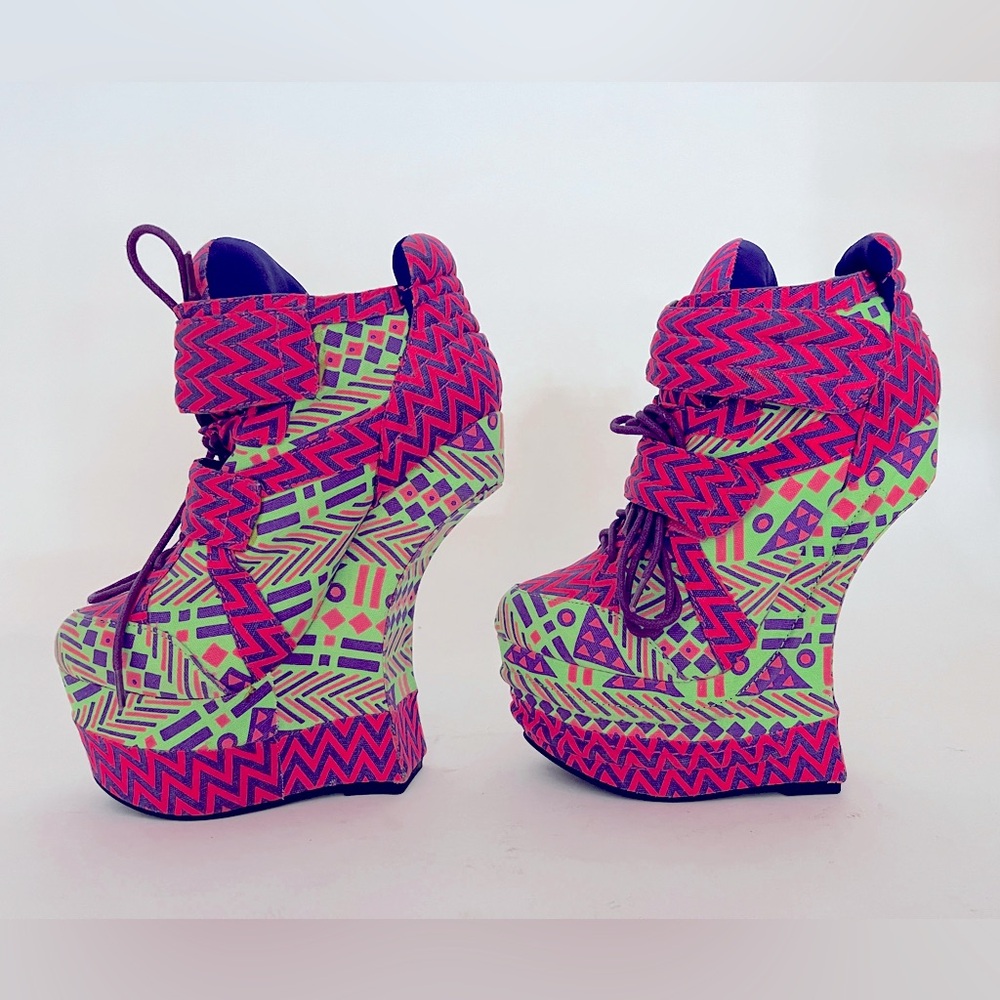 Privilege 2013 hells neon canvas US 6.5 BRAND NEW